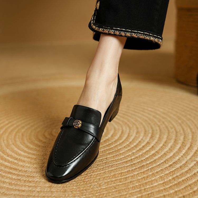Velisse Leather Loafer