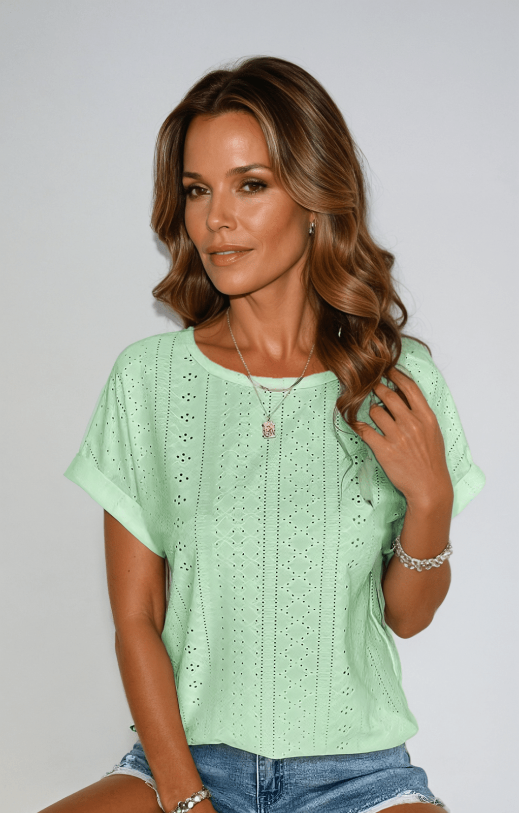 Riza | Casual Eyelet Top with Playful Details